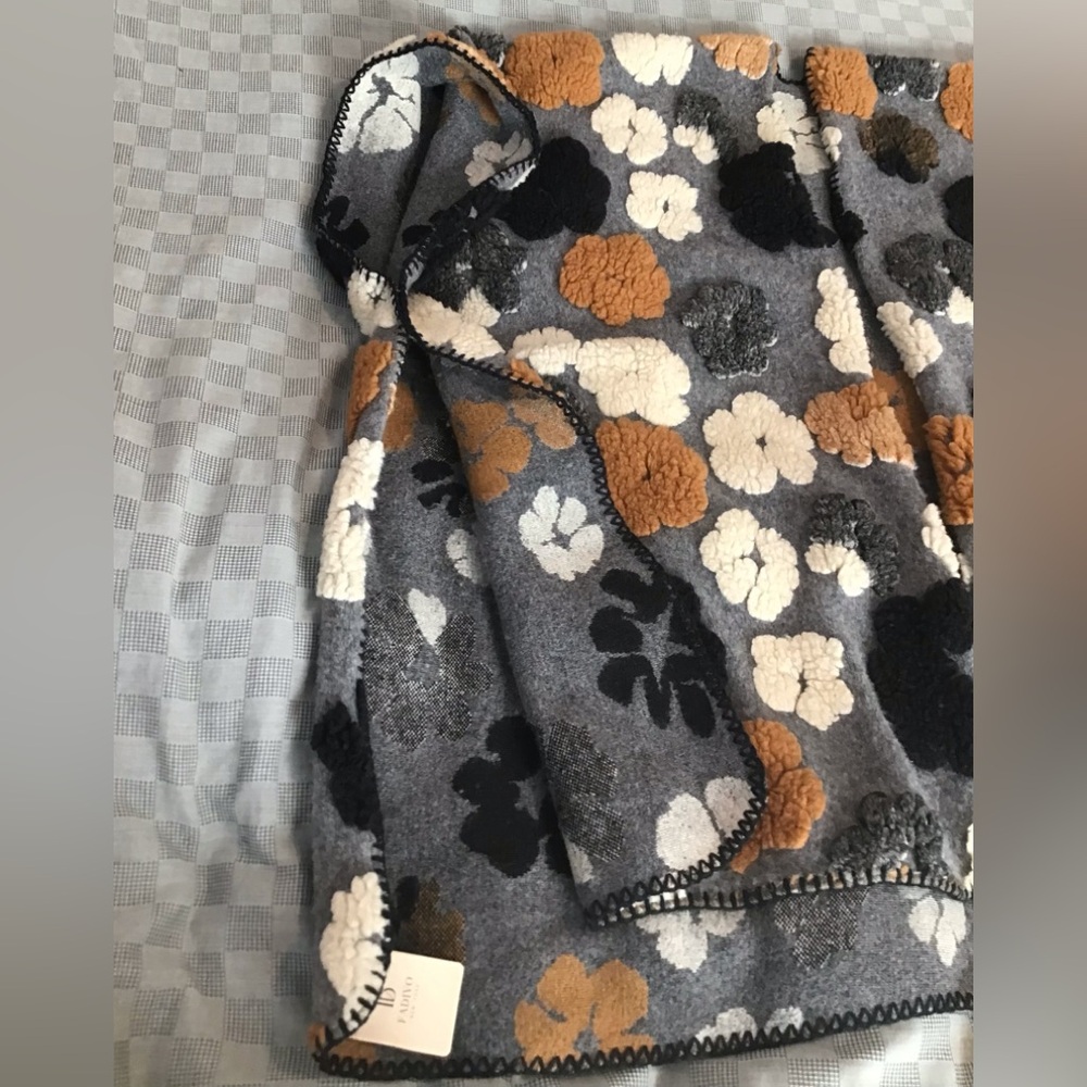 Puffy Floral open poncho - Picture 10 of 10